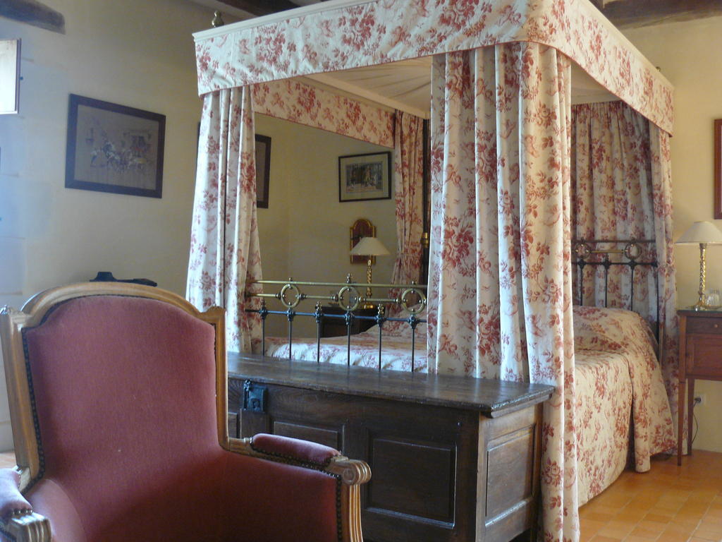 Manoir Du Bois Noblet Bed & Breakfast Louerre Room photo