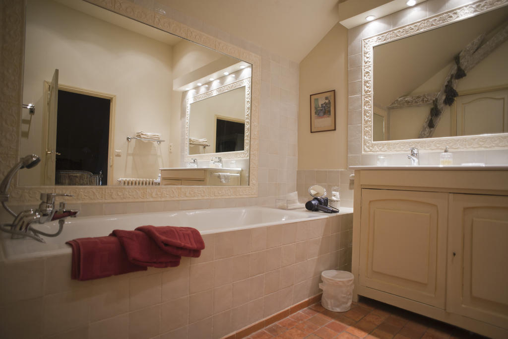 Manoir Du Bois Noblet Bed & Breakfast Louerre Exterior photo