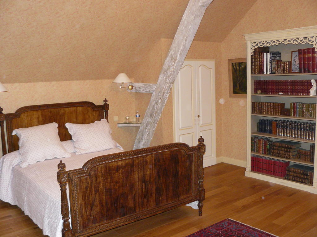 Manoir Du Bois Noblet Bed & Breakfast Louerre Room photo