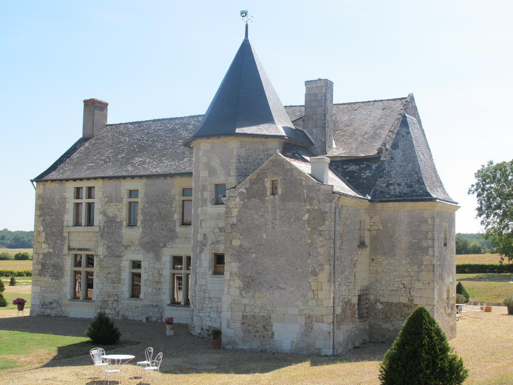 Manoir Du Bois Noblet Bed & Breakfast Louerre Exterior photo